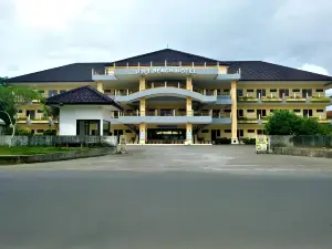 Uni Beach Hotel