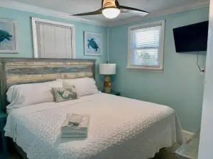 Spectacular Gulf Views and Beach Access - Charming Beachfront Retreat