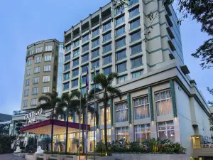 Courtyard Bandung Dago
