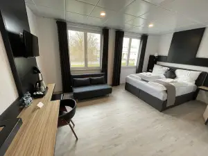 Yebs Hotel