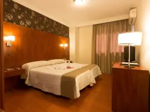 โฮเทล ฟามิเลีย กอนเด