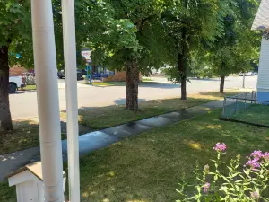 Home Away from Home in Wallace