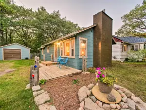 East Tawas Cabin w/ Deck, Backyard & Fire Pit!