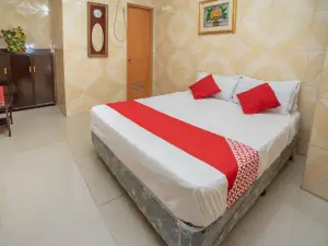 RedDoorz @ Pvc Pension Haus