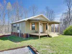 Cozy Mississippi Cabin w/ Covered Porch & Grill!