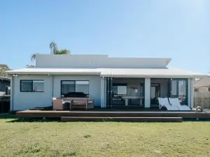 Private Beach Oasis Secluded Retreat at Beachmere