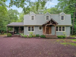 Double Diamond Lodge by Avantstay Group Escape w/ Firepit, Patio, Activities