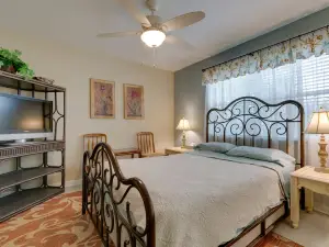 Dock & Lanai: Waterfront Home in Dunnellon