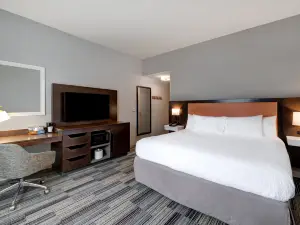 Hampton Inn & Suites Tulare