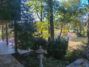 Riverfront, golf course retreat with pool!