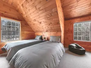 Wolf Lair - scenic Adirondack cabin escape  + lake access