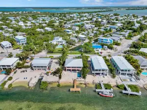 Waterfront House in the heart of Cudjoe Key.