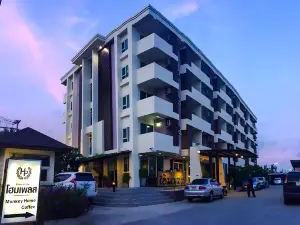 Home Place Lopburi Hotel