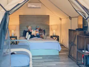 7 Blue River Camp - Glamping Cabin