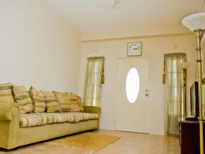 西班牙港微風旅客公寓酒店