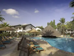 Pinewood Beach Resort & Spa