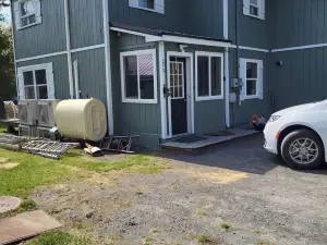 Cozy 3 Bedroom Waterfront Camp with Nearby Trails