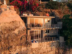 Casa de Mar Hotel and Villas