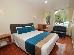 Hostal Plaza by Elvita