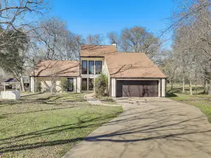 Hot Tub, Deck & Grill: Brookshire Gem Near Venues