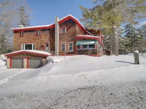 Chester Farmhouse on 100 Acres, 15 Min to Okemo!