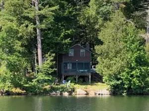 Authentic Maine Cabin on Echo Lake