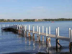 Okoboji Commons Hotel, Trademark Collection by Wyndham