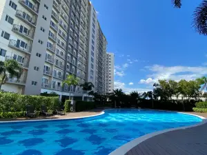 Cozy 2 Br Unit at South Residences SM Southmall