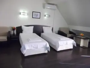Hotel Enchevi
