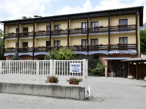 Hôtel Lacour