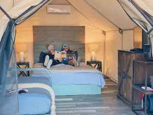 8 Blue River Camp - Glamping Cabin