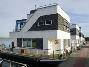 Schwimmendes Haus Robby II