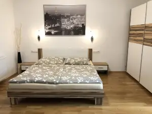 Apartsee