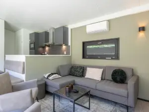 Air-Conditioned Chalet Near Eindhoven