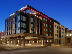 Courtyard Milwaukee Brookfield at Poplar Creek