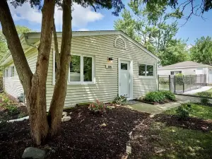 Tranquil garden cottage near golf course…
