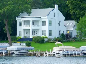 The Manor on Green Lake