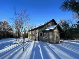 Wilderness Cabin - Nature Retreat in Peaceful Woods Near Big Sandy Lake