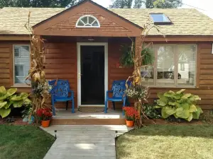 LOCATION! LOCATION! LOCATION!<br>2 Bedroom, 1 Bathroom Cottage