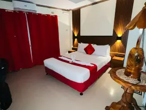 Red Palm Inn-Netflix free wifi  queen bed balcony