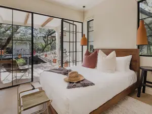 Sendero Hotel