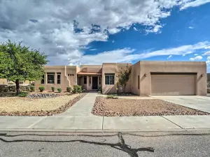 Rustic Las Cruces Escape - 2 Mi to Nmsu!