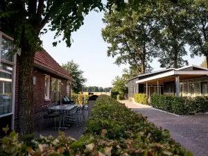 約翰尼斯胡夫飯店