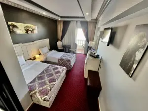 Omer Elkhaiam Hotel