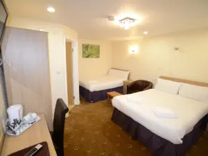 Cranbrook Hotel