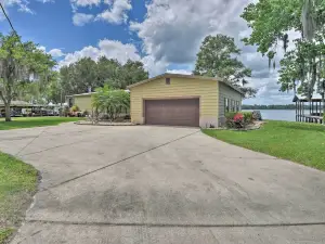 Picturesque Retreat on St Johns River and Docks