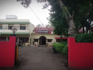 Hotel Deepak
