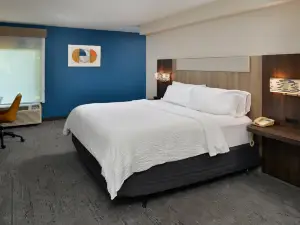 Holiday Inn Express Lewisburg/New Columbia