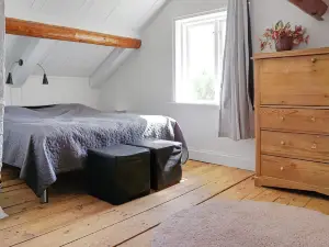 person holiday home in Mellosa