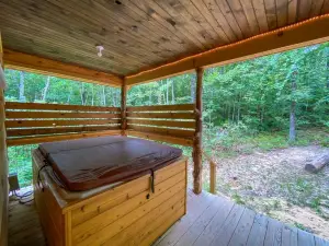 Deer Trail! Private cabin with hot tub in the woods